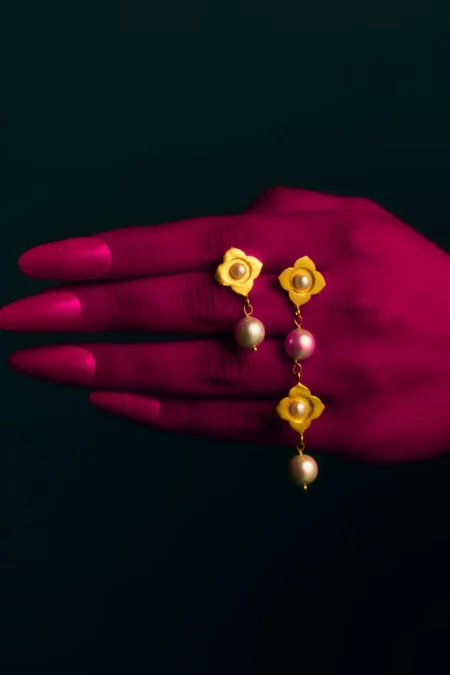 chameli mismatched earrings, gold earring design, earring for women, latest design of gold earring, gold earring for women, earring gold new design