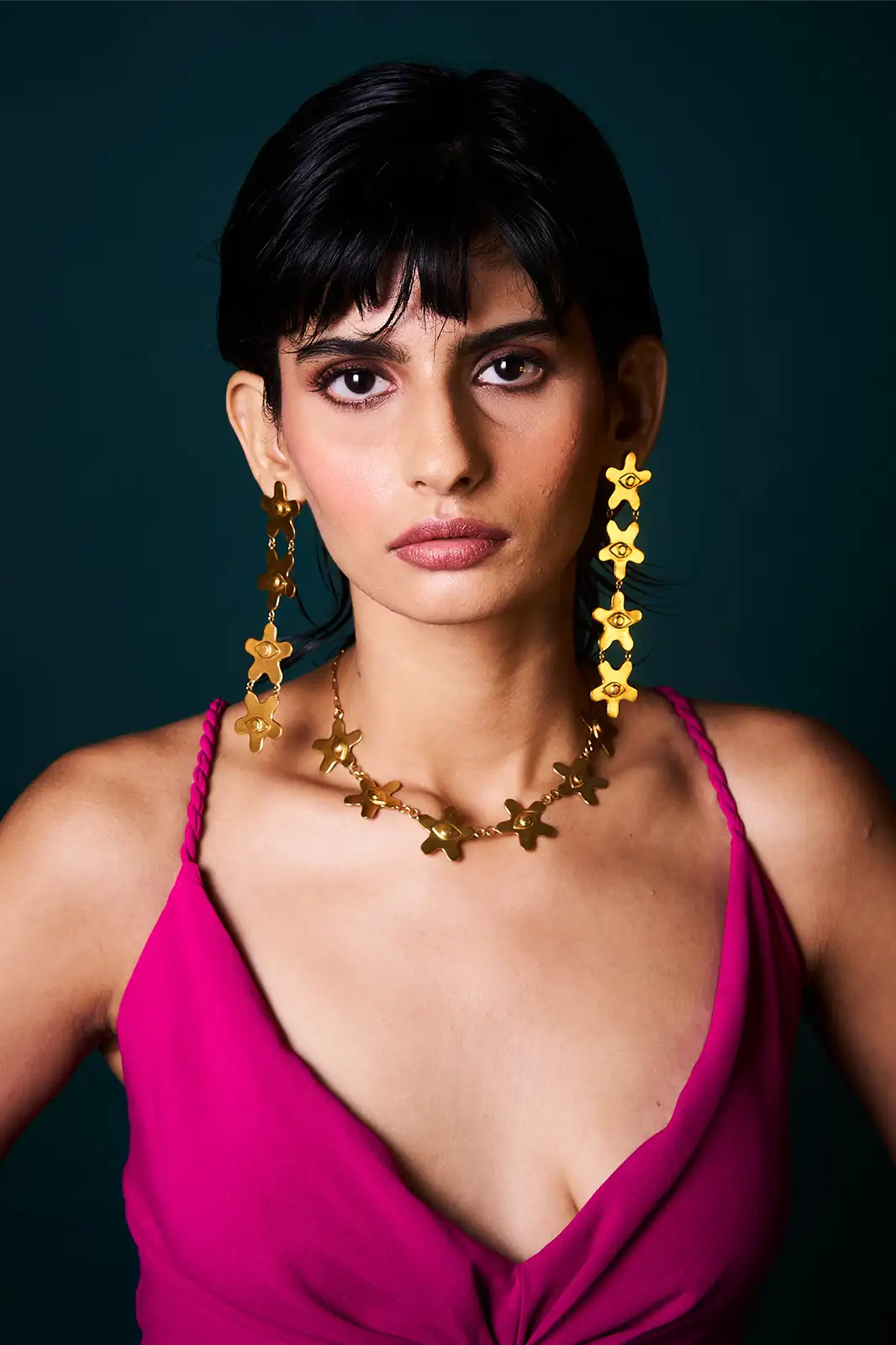 kamal aankhen jewellery set earrings necklace ring, 18 karat gold earrings, gold earrings with jhumka, necklace set, gold necklace design, gold rings